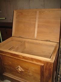 Square trunk with side box