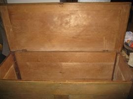 Rectangular open trunk