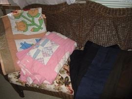 Tulip quilt, pink-white-blue quilt is toe worn, wool quilt