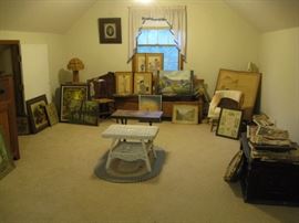 Large room on 2nd floor filled with antiquities! 