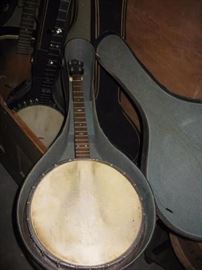 Tenor banjo
