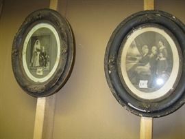 Oval pic frames