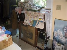 Full size roll-a-way bed