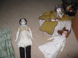 China doll head and other dolls