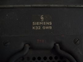 WWII Service radio - Germany with swastika  made by Siemens K32 GWB