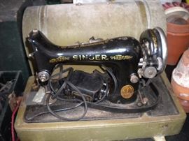 Antique singer sewing machine and case