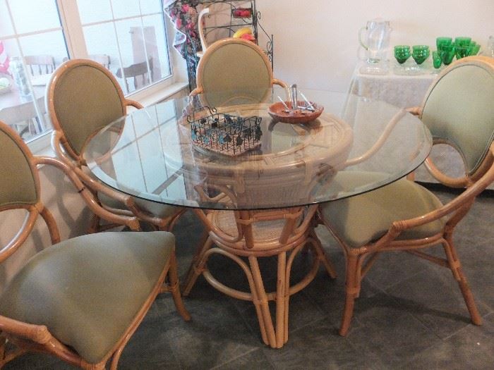 Rattan dinette table, 4 chairs