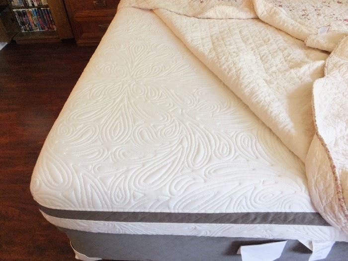 Queen Serta pillow top mattress/box springs