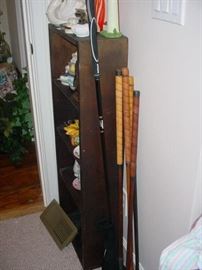 many old wooden shaft golf clubs