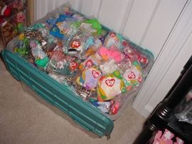 There over 5 tubs like this FULL of Beanie Babies, including MANY of the original issues
