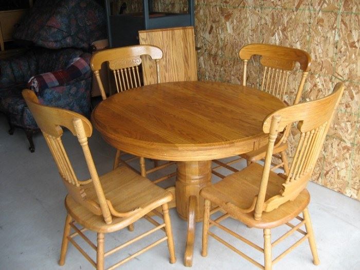 Oak Table with 4 Matching Chairs