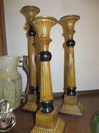 CANDLESTICKS ACCENTED WITH BLACK BALL AND LOWER BASE DESIGN
SET OF 3
