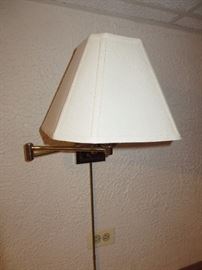 SWING ARM SCONCE LAMP WITH SHADE
