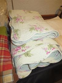 PINK ROSE QUEEN COVER WITH TWO MATCHING SHAMS
