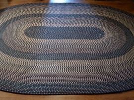 Braided rug in blues in great shape - all same size