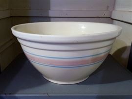 McCoy 14 ovenproof bowl