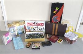 DCK082 Games, Playthings, Magic & Puzzles