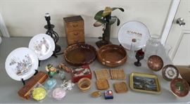 DCK098 Ceramics, Wood, Metal, Glass & Brass Collectibles
