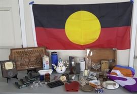 DCK100 Décor Lot - Plaques, Candle Holders, Shadow Box & More