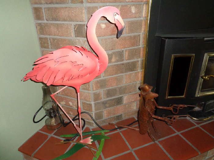 everyone loves flamingos