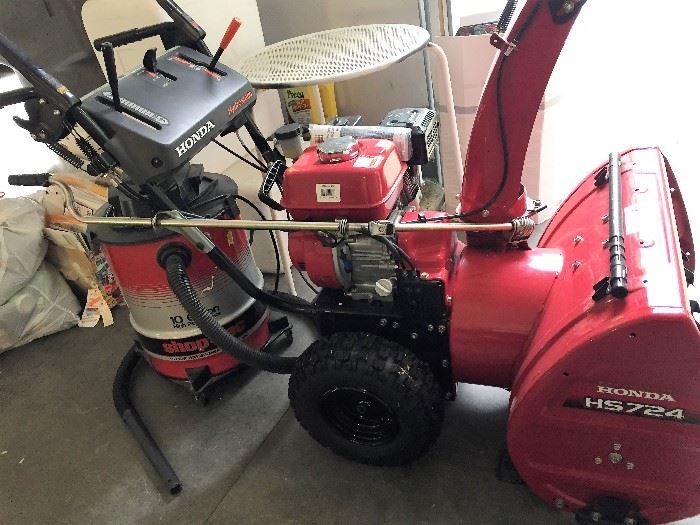 Honda HS724 Hydrostatic Snow Thrower - Only Used Twice