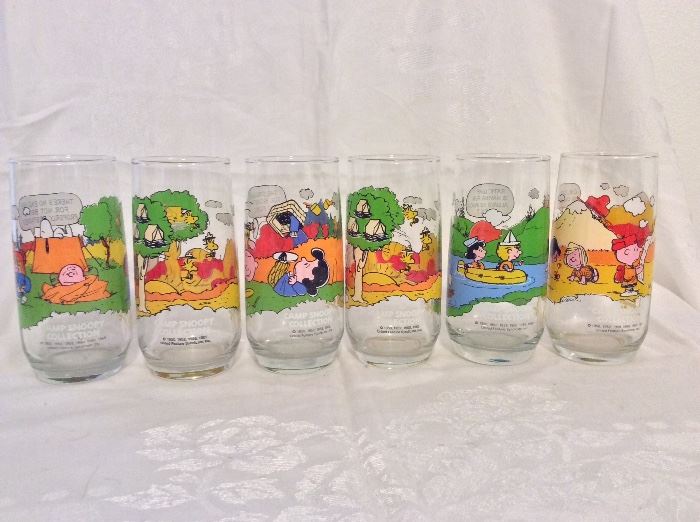 Peanuts Collector Glasses. Front view. 