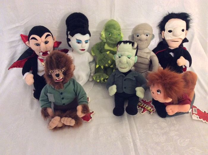 8-piece Universal Studios 1999 Monsters Limited Edition. 