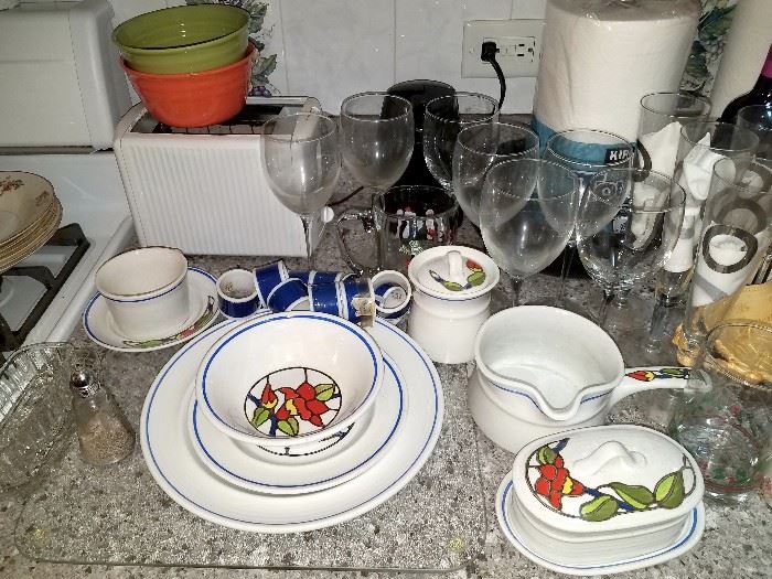 Kitchen misc (dinnerware 19 place settings!)