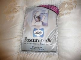 LABEL ON MATTRESS SET