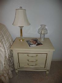 THOMASVILLE NIGHTSTAND, LAMP, CANDLE HOLDER