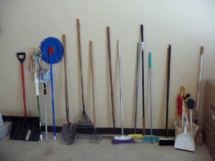 GARDENING/CLEANING TOOLS