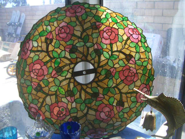 STAINED GLASS LAMP SHADES