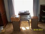 stereo with turntable and speakers