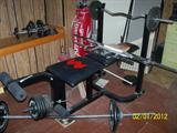 weight bench and weights