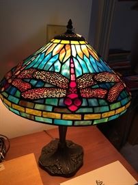 STAINED GLASS DRAGONFLY SHADE LAMP