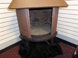 Jotul wood burning stove - cast iron, and very clean.