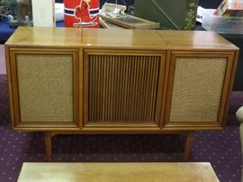 Really cool Motorola Hi Fi - the unit is working but needs some cleaning and service.