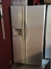 Refrigerator/Freezer with ice & water hook up