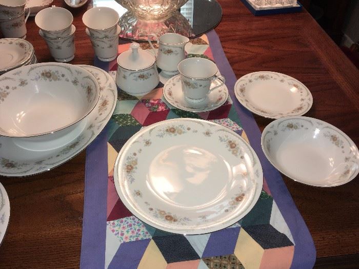 China set.  5 pc place setting, Service for 8