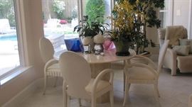 Round Marble Table & Chairs from Cantoni