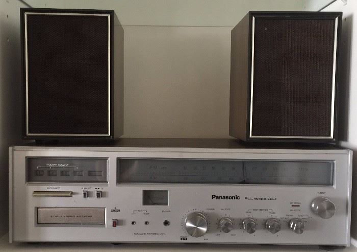 Vtg Panasonic 8-track/radio w/ speakers
