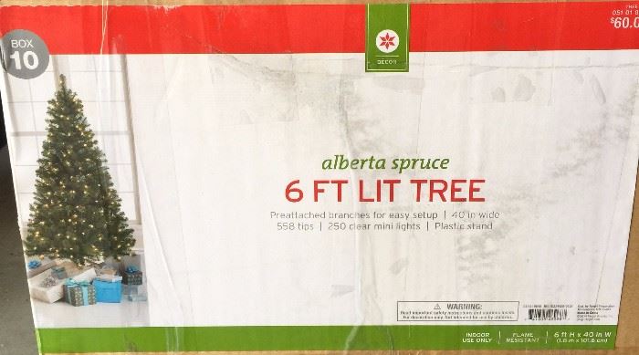 6 ft Lit Tree (used once!)