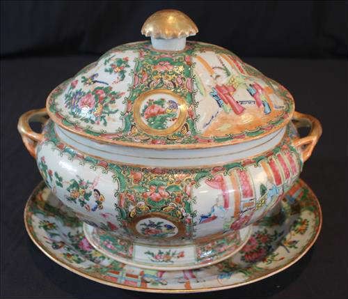 39 - 3 piece Rose Medallion soup tureen, with under-plate, 11 in. T, 14 in. W, 10 in. Dia. Under plate - 2 in. T, 15 in. W.