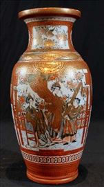 81 - 19 Century early Chinese canton vase, 14 in. T.