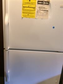 Like New Refrigerator