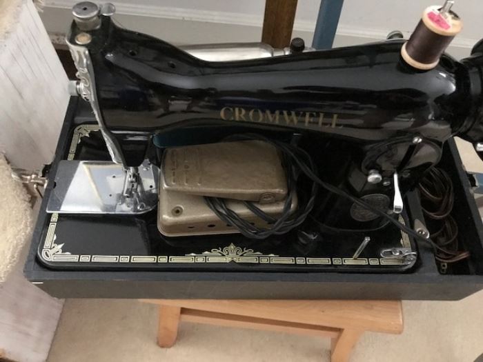 Vintage Cromwell sewing machine 