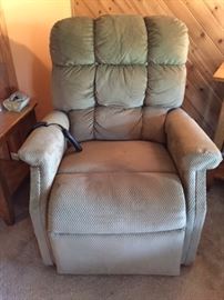 Golden Lift Chair in great shape