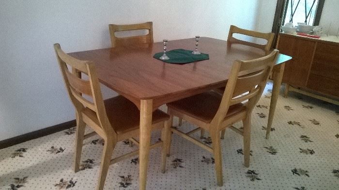 Scandinavian design Dining Room set 4 side chairs 2 Arm Chairs excellent condition & 2 leaves plus matching Buffett 
