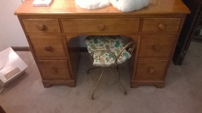 Rock Maple Bedroom set Chest and Desk with Mirror in flawless condition