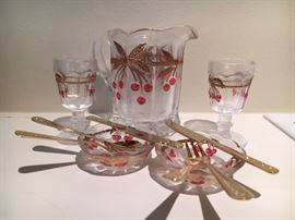 This...this is American Girl Doll size luncheon set. Better than anything I have. :/